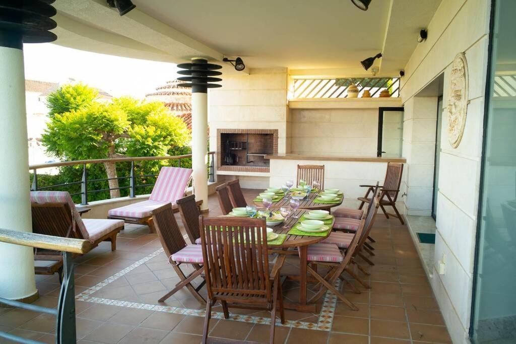 Beachside Villa In Puerto Marina, Беналмадена Екстериор снимка