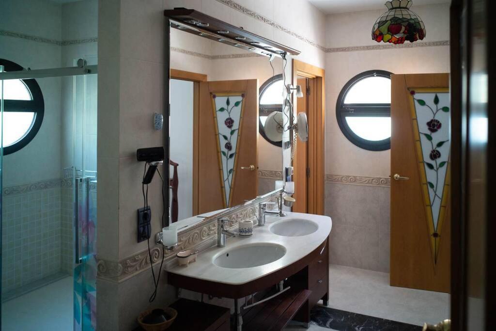 Beachside Villa In Puerto Marina, Беналмадена Екстериор снимка