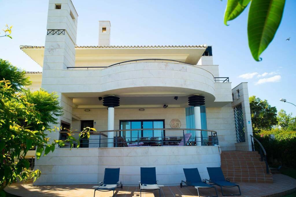 Beachside Villa In Puerto Marina, Беналмадена Екстериор снимка